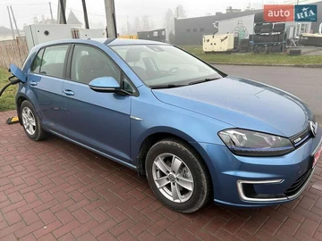 Авто Volkswagen E-Golf 2015 № 8890387