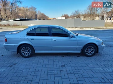 Авто BMW 5 Series 2001 № 8890454