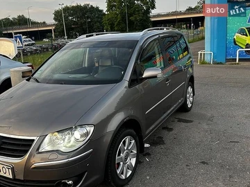 Авто Volkswagen Touran 2008 № 8891652