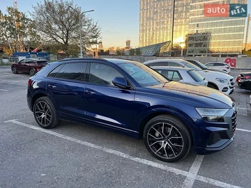 Авто Audi Q8 2019 № 8891958
