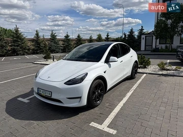 Авто Tesla Model Y 2023 № 8892421