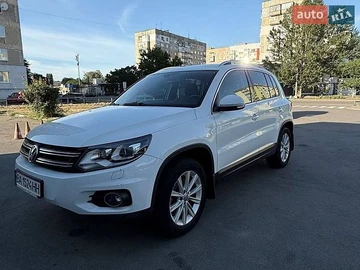 Авто Volkswagen Tiguan 2015 № 8892947