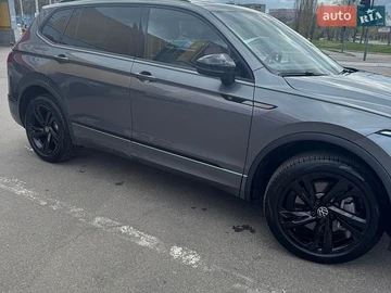 Авто Volkswagen Tiguan 2023 № 8893096
