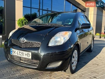 Авто Toyota Yaris 2009 № 8893289