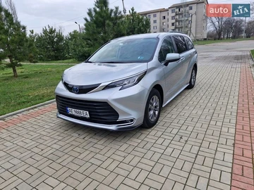 Авто Toyota Sienna 2023 № 8893345