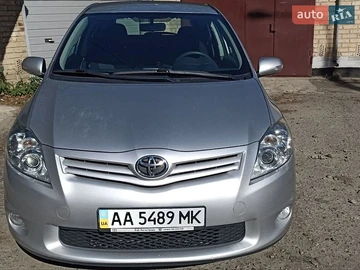 Авто Toyota Auris 2012 № 8893574