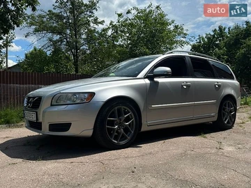 Авто Volvo V50 2010 № 8893692