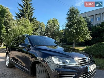 Авто Volkswagen Touareg 2015 № 8893955