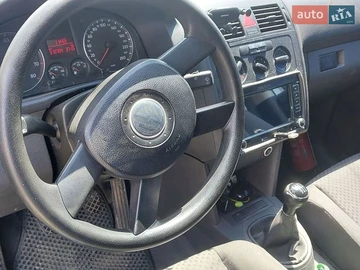 Авто Volkswagen Touran 2003 № 8894397