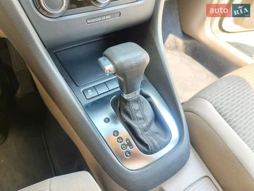 Авто Volkswagen Golf 2010 № 8894418