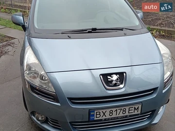 Авто Peugeot 5008 2012 № 8894428