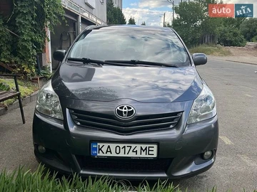 Авто Toyota Verso 2012 № 8895021