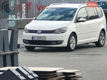 Авто Volkswagen Touran 2013 № 8895041