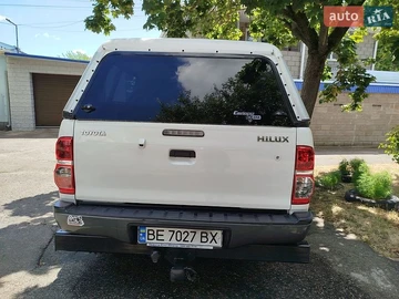 Авто Toyota Hilux 2013 № 8895260