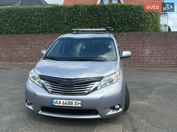 Авто Toyota Sienna 2016 № 8895261