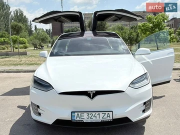 Авто Tesla Model X 2018 № 8895897