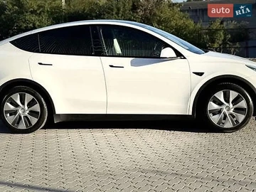 Авто Tesla Model Y 2022 № 8895904