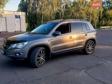 Авто Volkswagen Tiguan 2010 № 8896352
