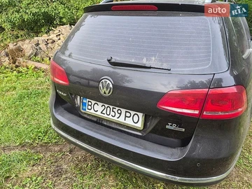 Авто Volkswagen Passat 2010 № 8896354