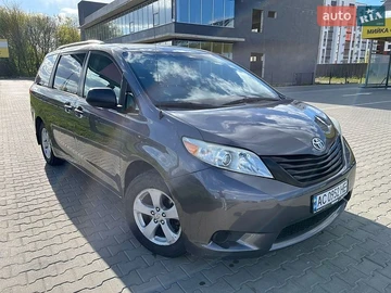 Авто Toyota Sienna 2011 № 8896371