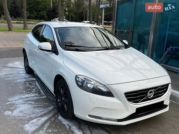 Авто Volvo V40 2012 № 8896374