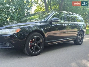 Авто Volvo V70 2012 № 8897011