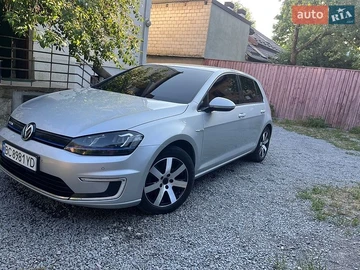 Авто Volkswagen E-Golf 2015 № 8897733