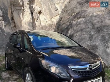 Авто Opel Zafira Tourer 2013 № 8898190