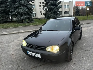 Авто Volkswagen Golf 2001 № 8898463