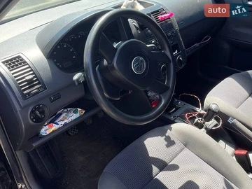 Авто Volkswagen Polo 2004 № 8898468