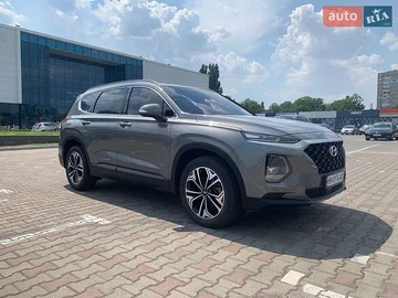 Авто Hyundai Santa Fe 2018 № 8898897
