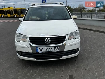 Авто Volkswagen Touran 2008 № 8898986