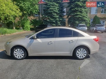 Авто Chevrolet Cruze 2011 № 8899108