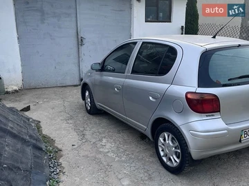 Авто Toyota Yaris 2004 № 8899637
