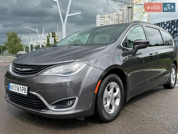 Авто Chrysler Pacifica 2017 № 8900091