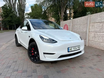 Авто Tesla Model Y 2021 № 8900099