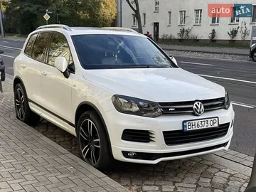 Авто Volkswagen Touareg 2014 № 8900506