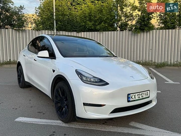 Авто Tesla Model Y 2023 № 8902035