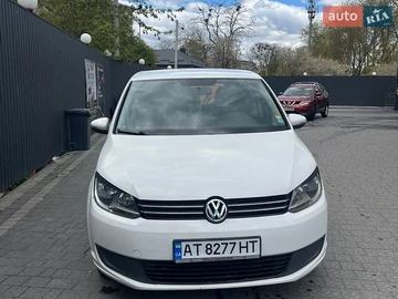 Авто Volkswagen Touran 2011 № 8902249