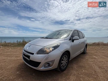 Авто Renault Grand Scenic 2011 № 8902281