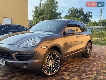 Авто Porsche Cayenne 2012 № 8902442