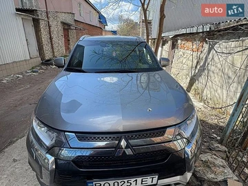 Авто Mitsubishi Outlander 2021 № 8902560