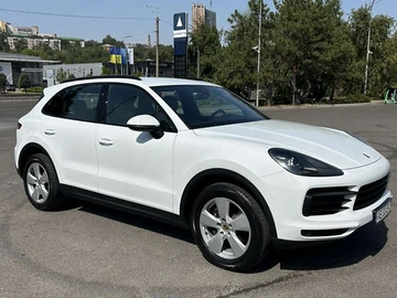 Авто Porsche Cayenne 2019 № 8902663