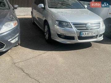 Авто Volkswagen Passat 2010 № 8902965