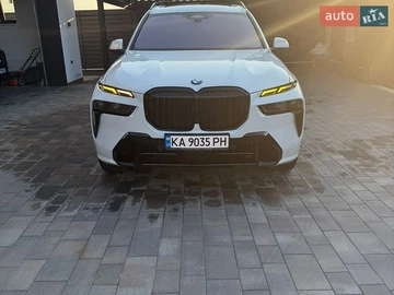 Авто BMW X7 2023 № 8903663
