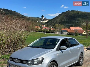 Авто Volkswagen Polo 2013 № 8904118