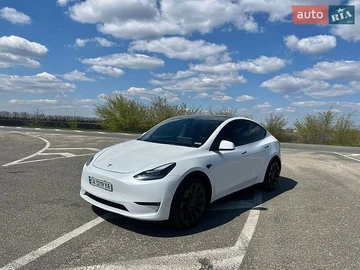 Авто Tesla Model Y 2022 № 8904284