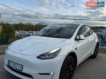 Авто Tesla Model Y 2021 № 8904286