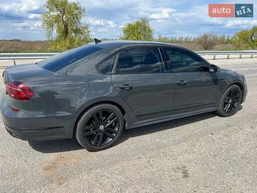 Авто Volkswagen Passat 2017 № 8904429