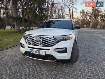 Авто Ford Explorer 2022 № 8904513